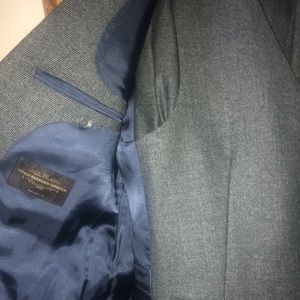 3 piece suit. Washington fit. Extra slim.